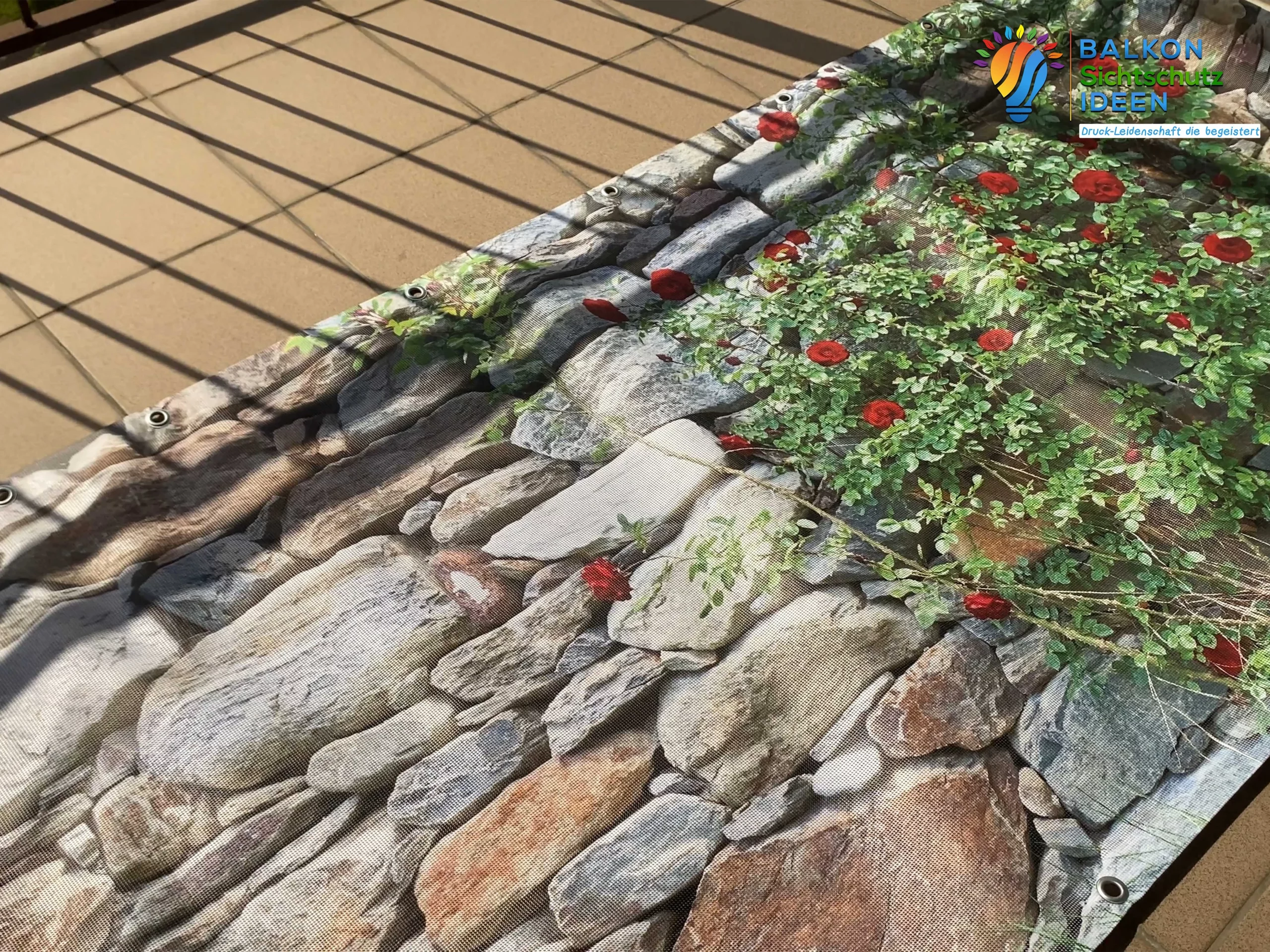 Sichtschutzmatte-aus-Mesh Balkon Sichtschutz Ideen Mesh Sichtschutzmatte