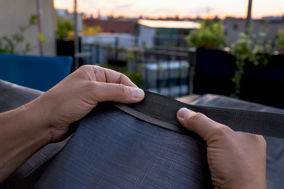 Keder vs Ösen: Welches System passt zu Ihrer Plane? 3 Öse von Hand mit Stoffband verstärken